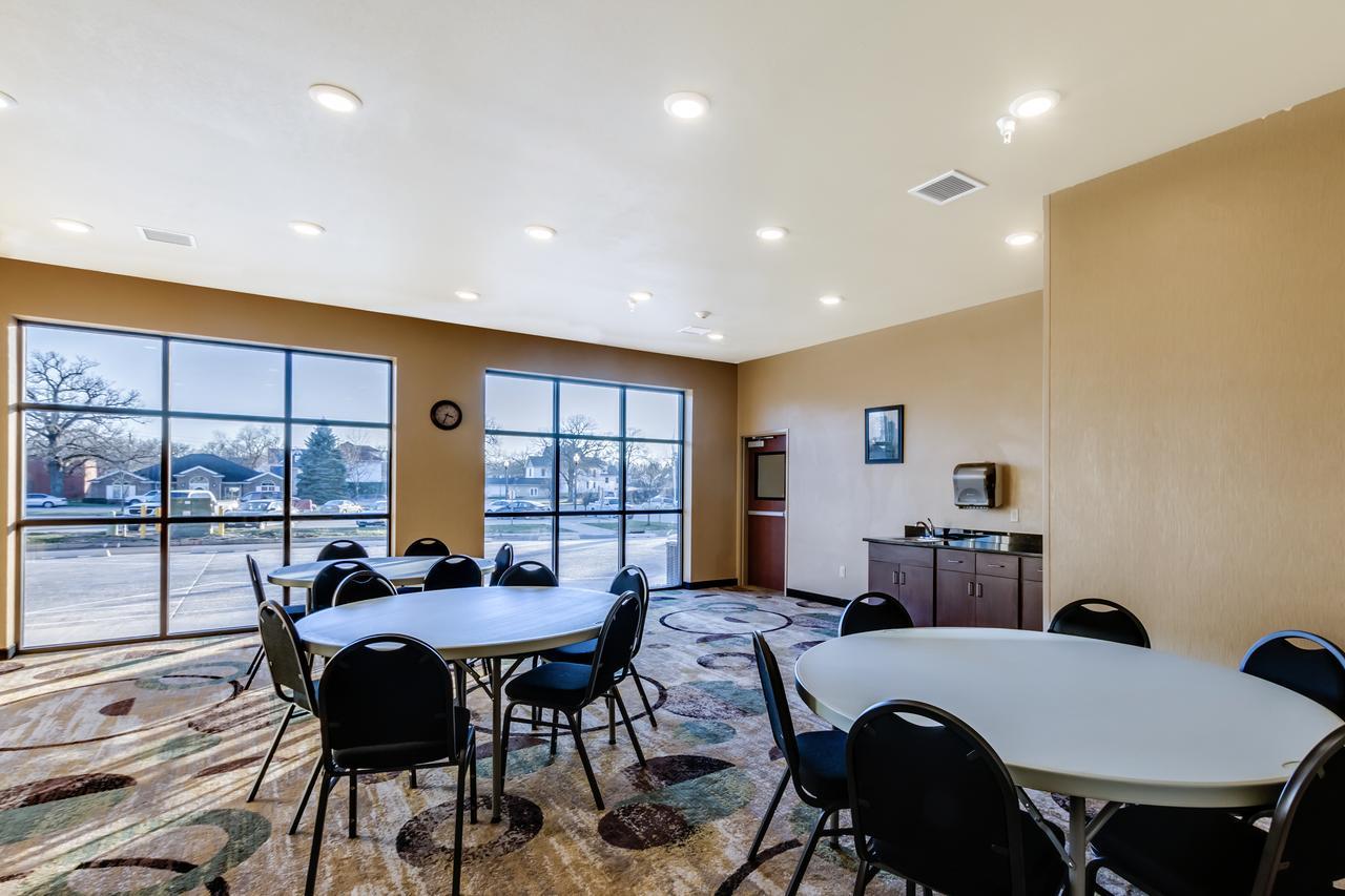 Cobblestone Inn & Suites - Waverly Luaran gambar